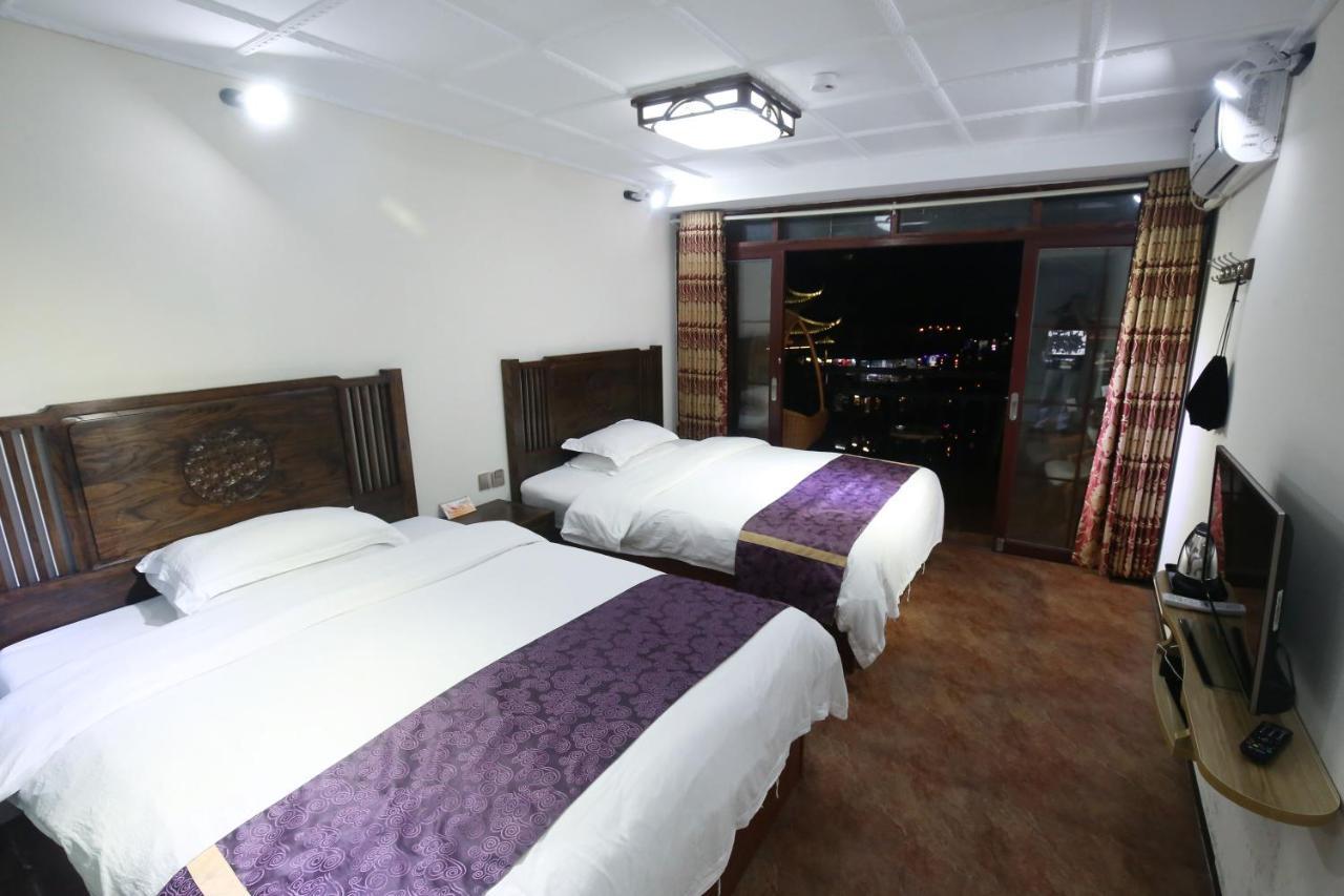 Lqj Riverside Guest House Fenghuang County Exterior photo