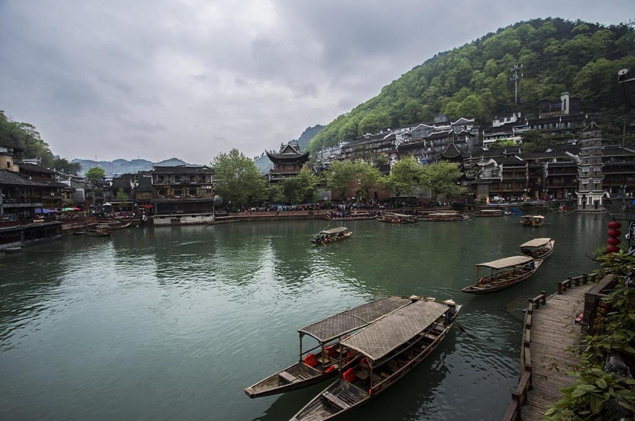 Lqj Riverside Guest House Fenghuang County Exterior photo