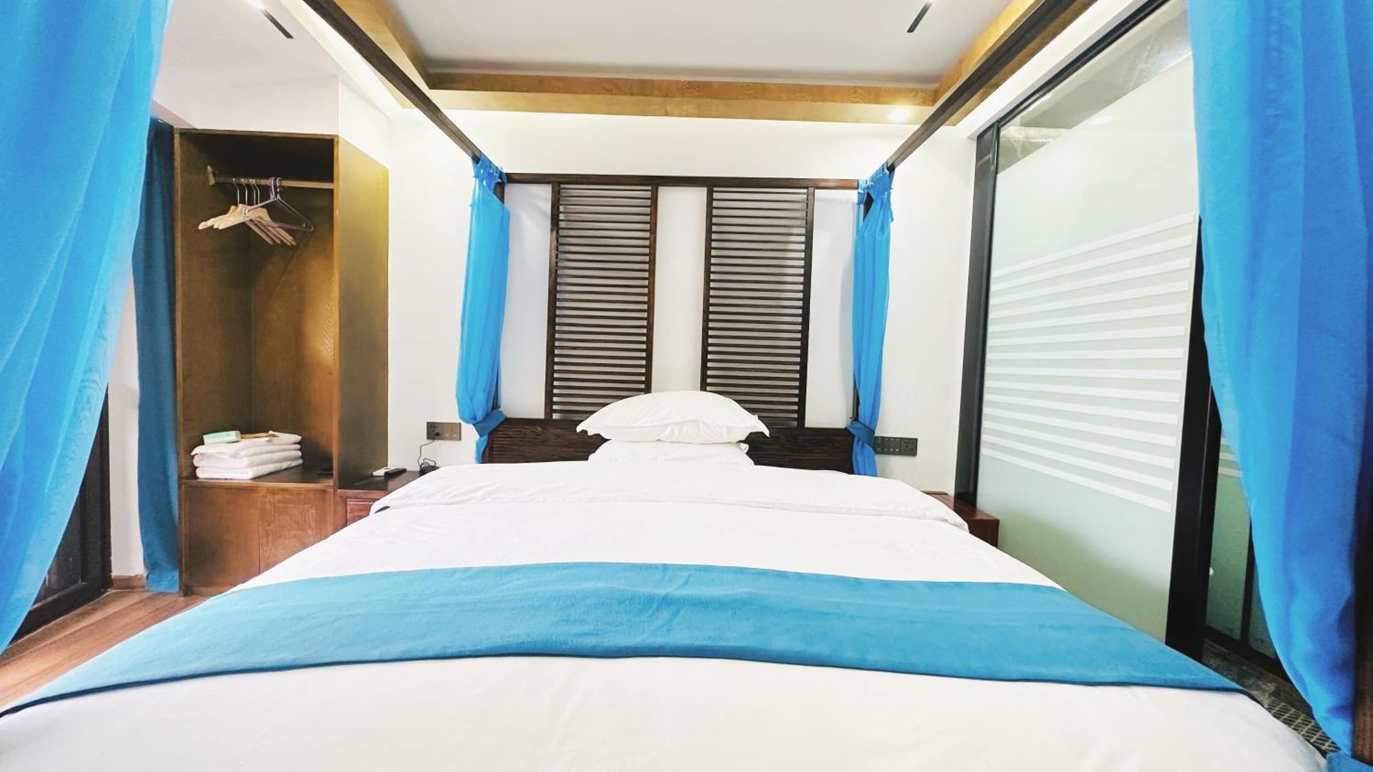 Lqj Riverside Guest House Fenghuang County Exterior photo