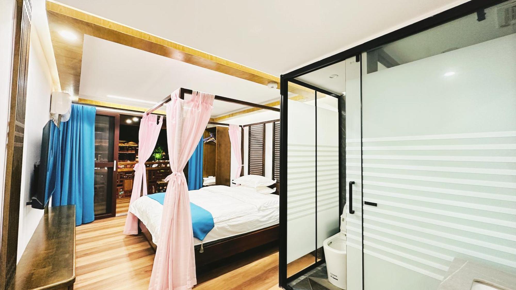 Lqj Riverside Guest House Fenghuang County Exterior photo