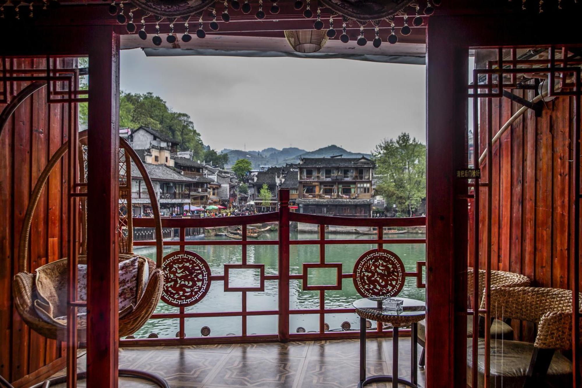 Lqj Riverside Guest House Fenghuang County Exterior photo