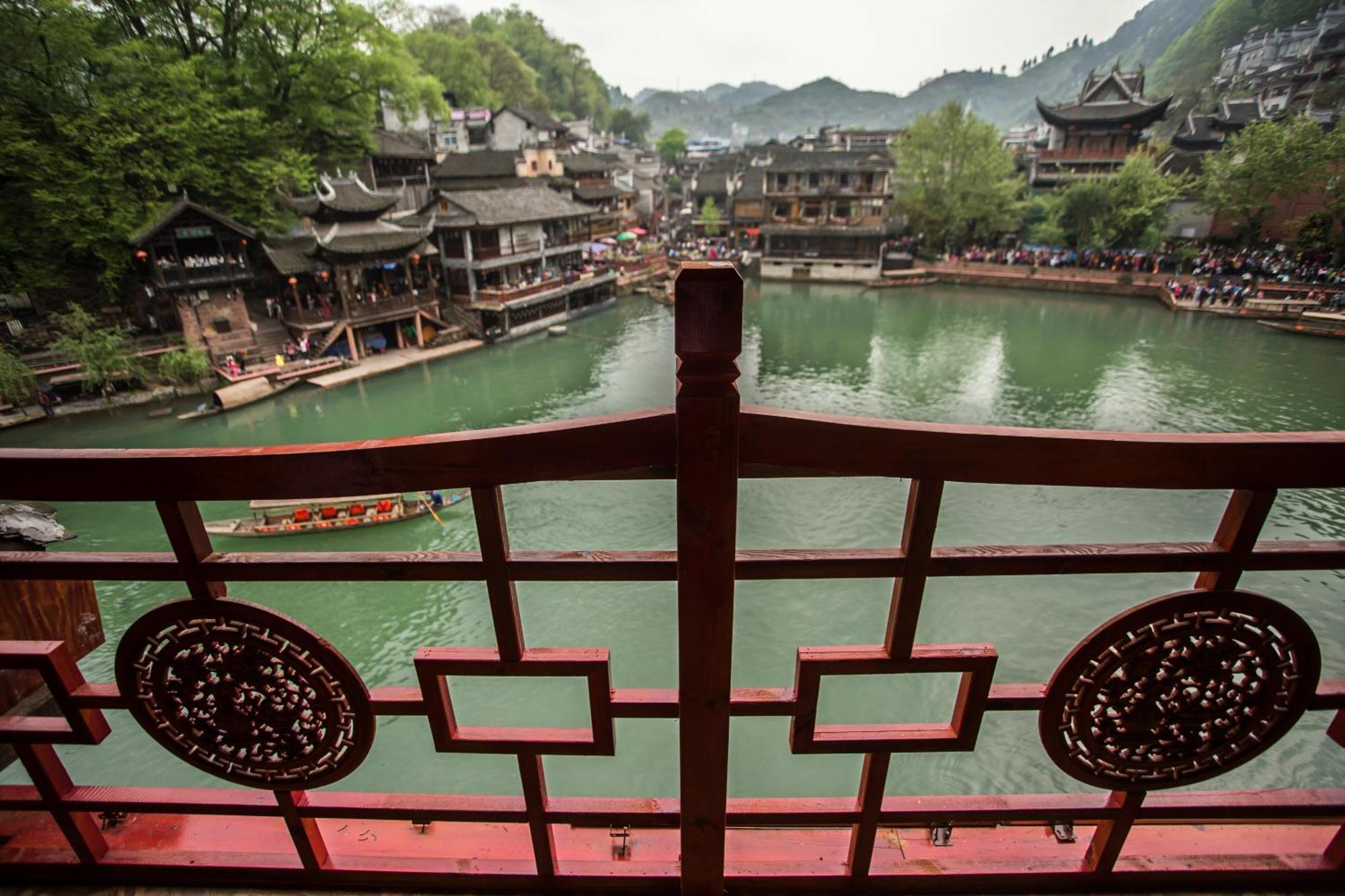 Lqj Riverside Guest House Fenghuang County Exterior photo