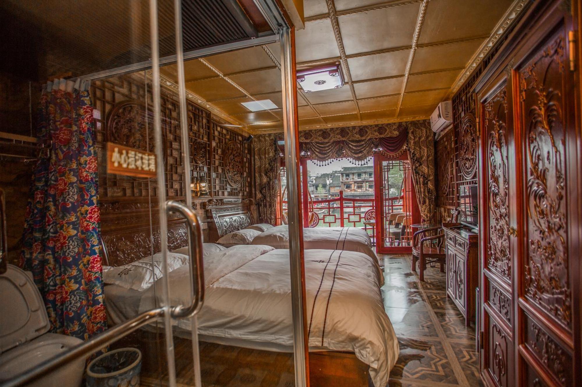 Lqj Riverside Guest House Fenghuang County Exterior photo