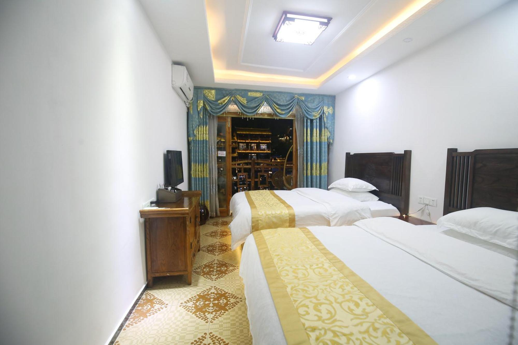 Lqj Riverside Guest House Fenghuang County Exterior photo